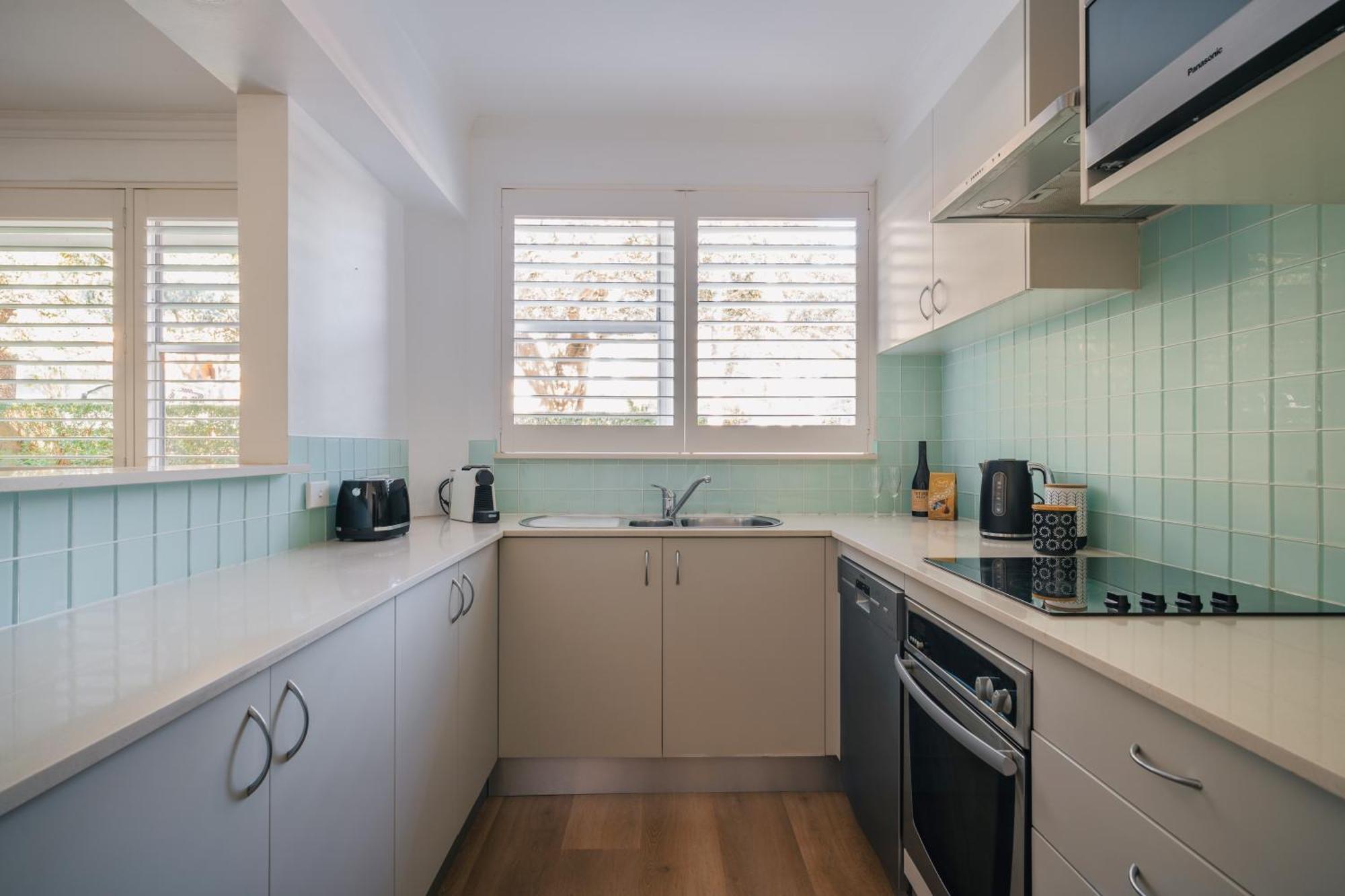 Quiet Little Manly 1 Bed - 3mins Walk Harbour & Beaches Apartment Sydney